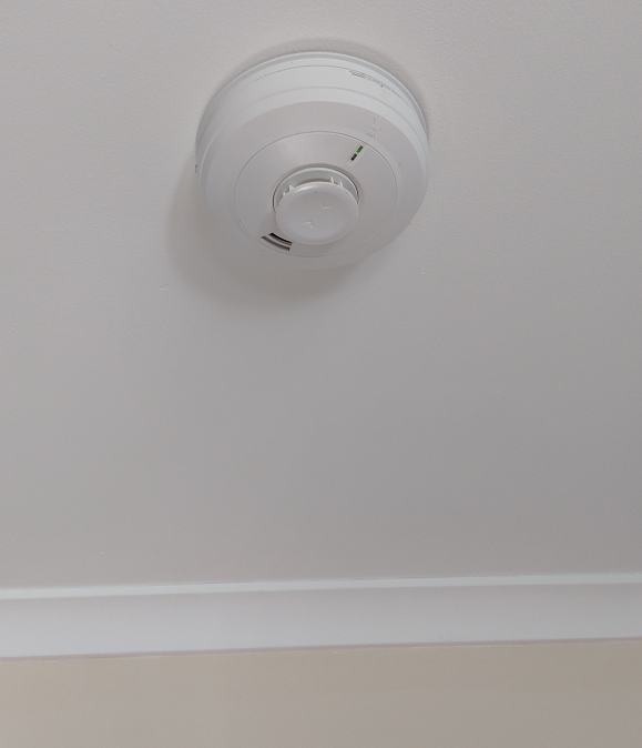 Hardwired heat detector installation