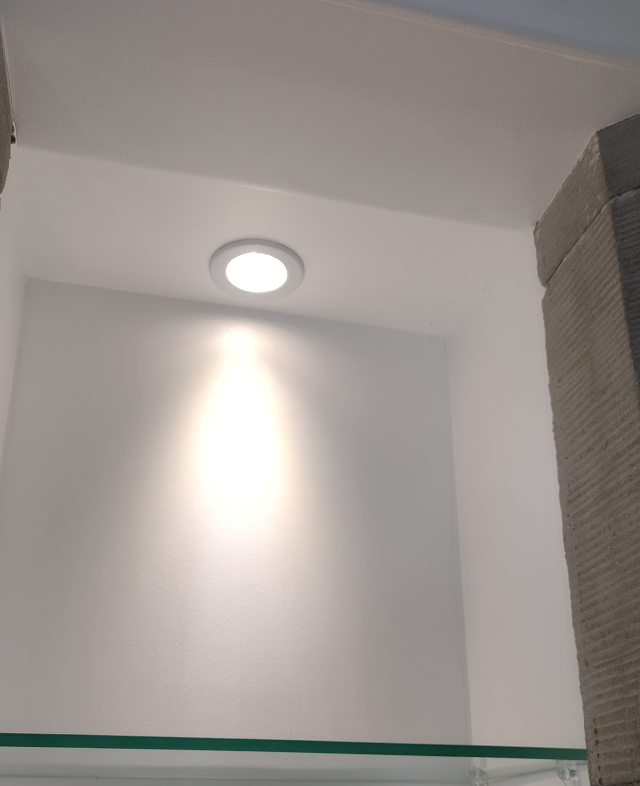 Lighting installation - recessed spotlight in ceiling